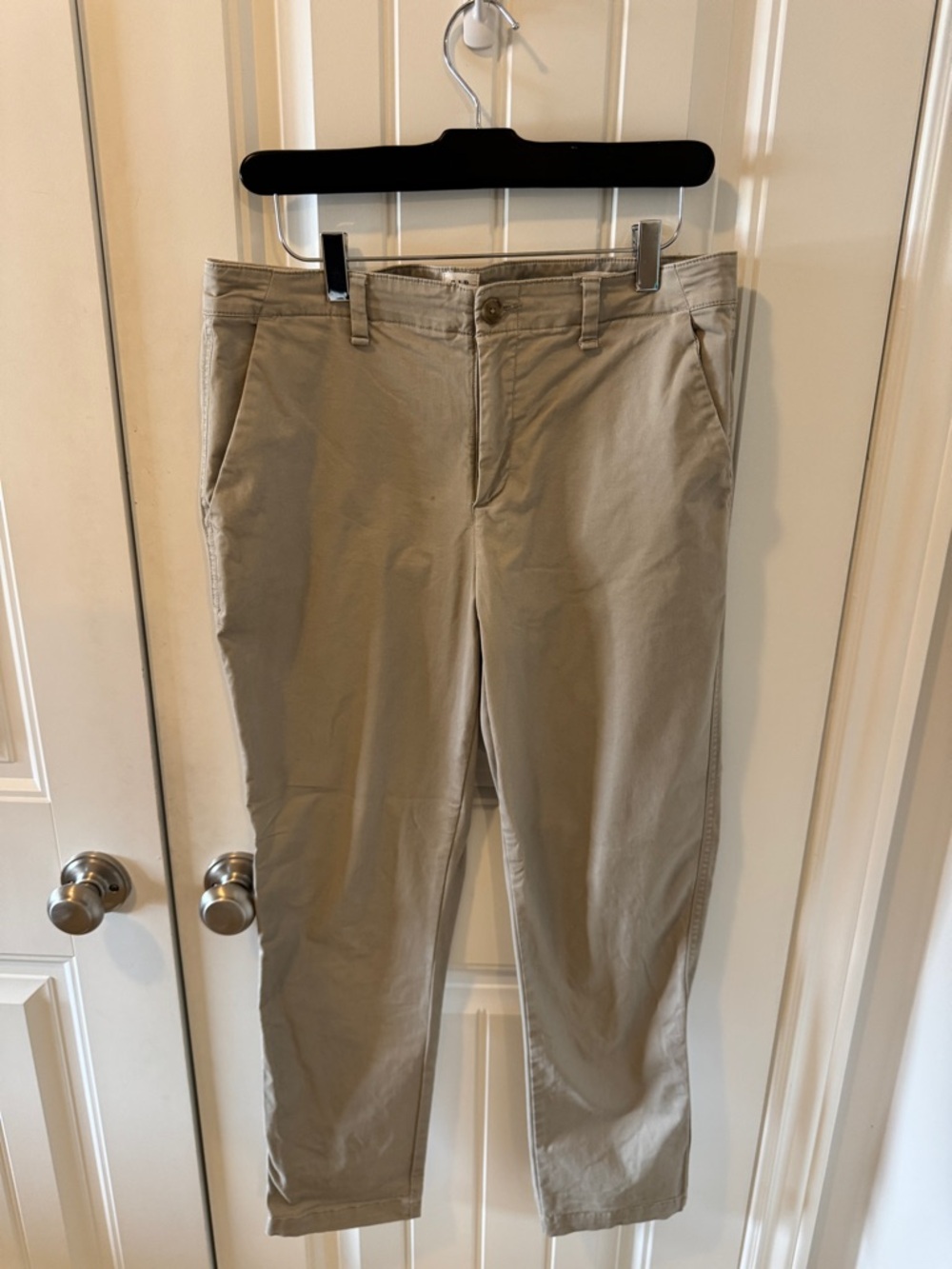 GAP Women’s Khaki Straight Capris - Light Beige
